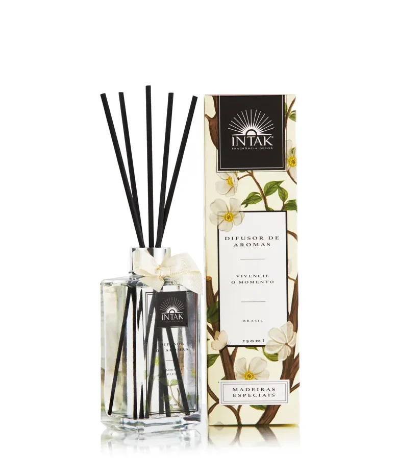 Difusor de Aromas com Varetas 250ml – Madeiras Especiais